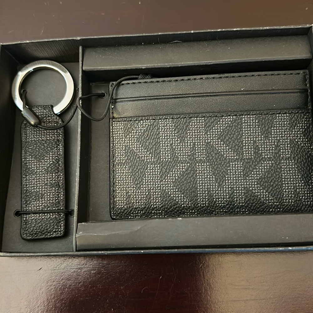 Michael Kors card ID holder and key chain holder matching gift set. NWTGS! Male